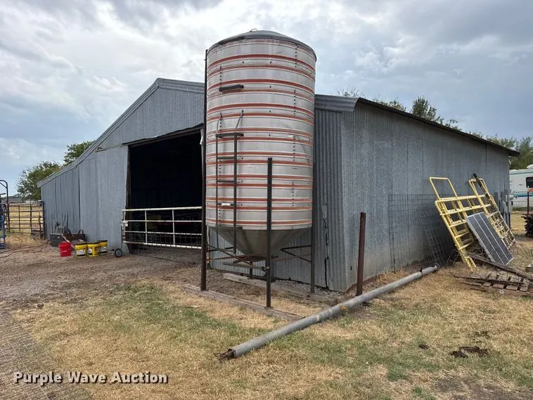 Midwest grain bin