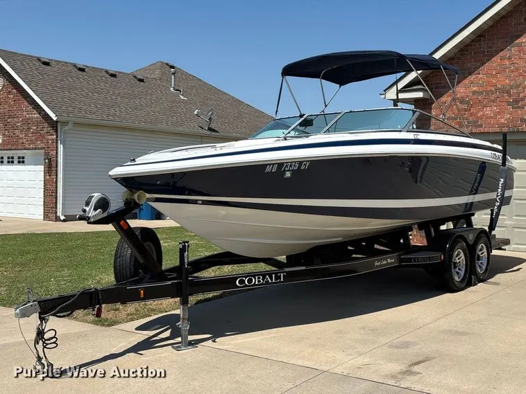 1997 Cobalt 252 boat