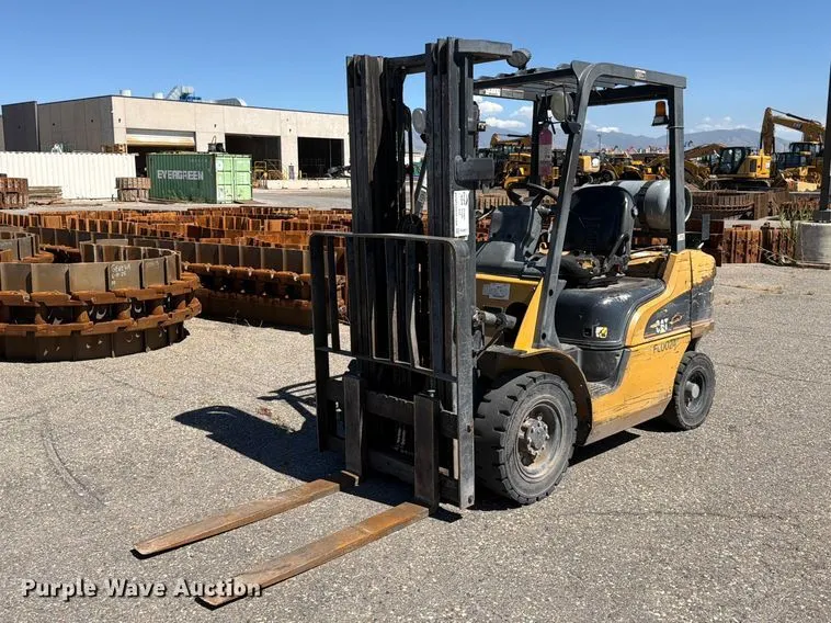 2006 Caterpillar P5000 forklift