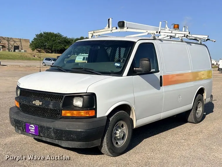 2017 Chevrolet Express 2500 van