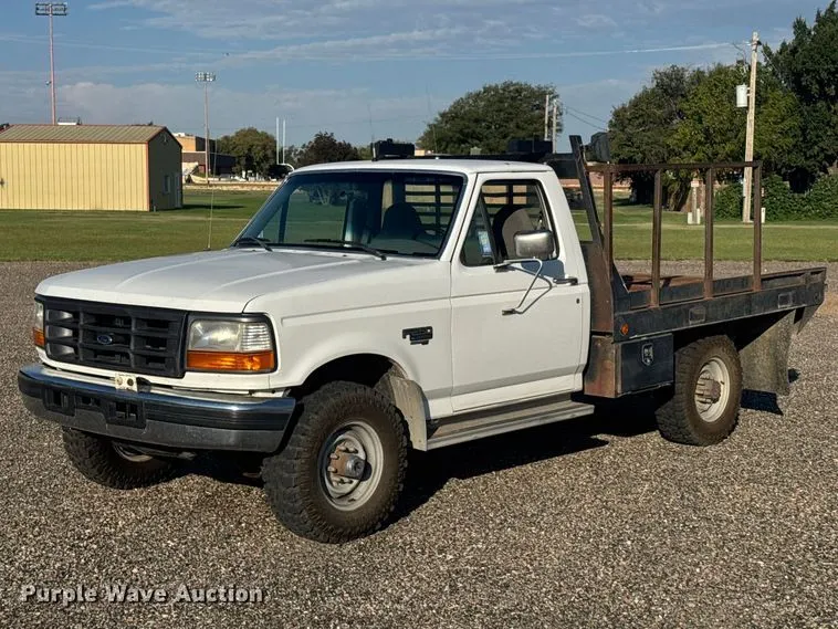 1996 Ford F250 XL flatbed pickup truck