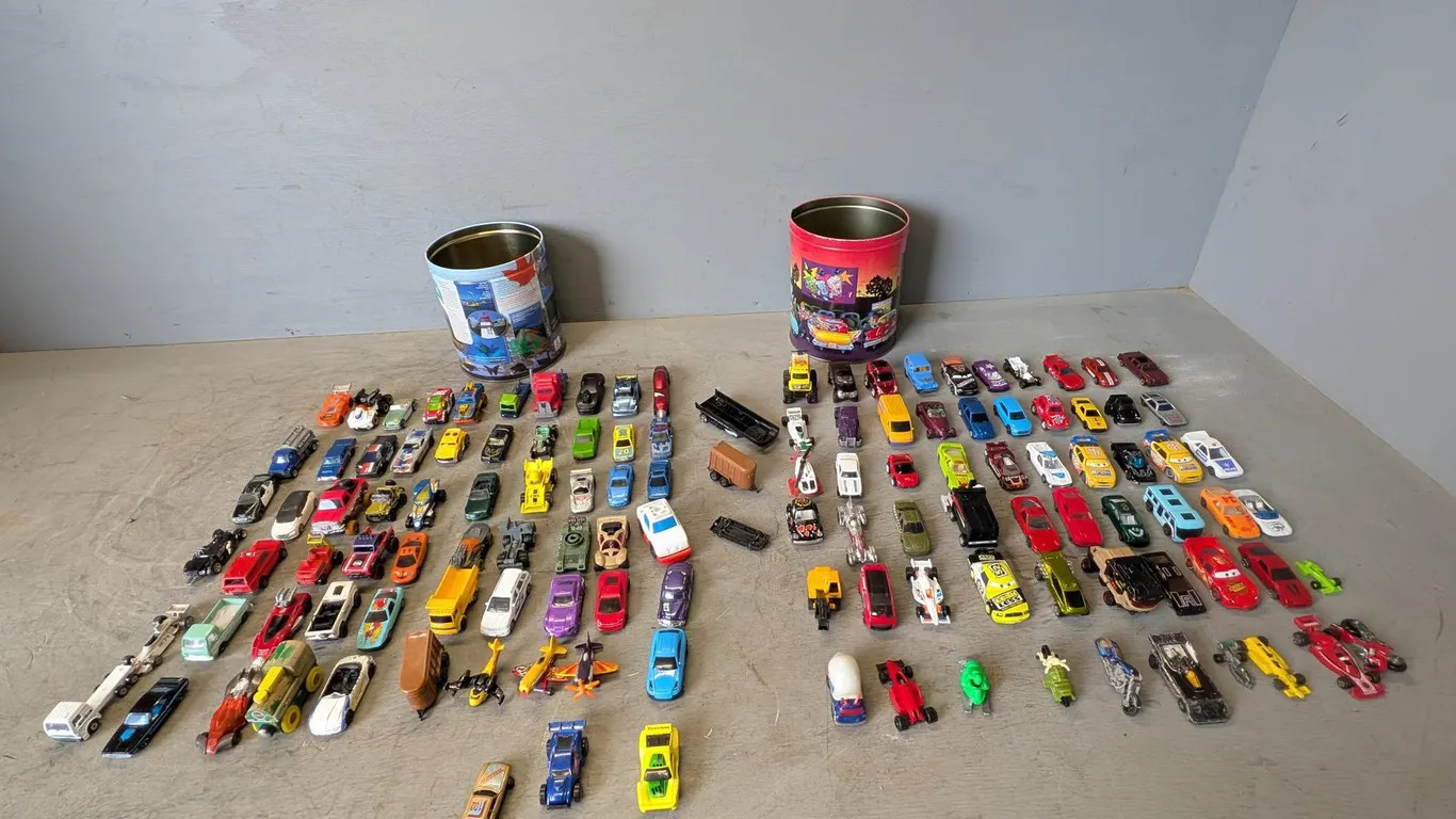 (146) Assorted Metal and Plastic Cars
