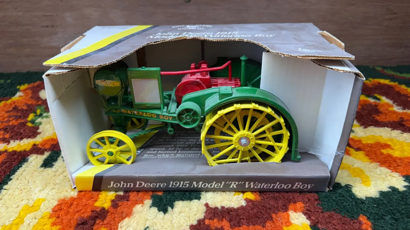 1915 John Deere Diecast Model R Waterloo Boy Tractor