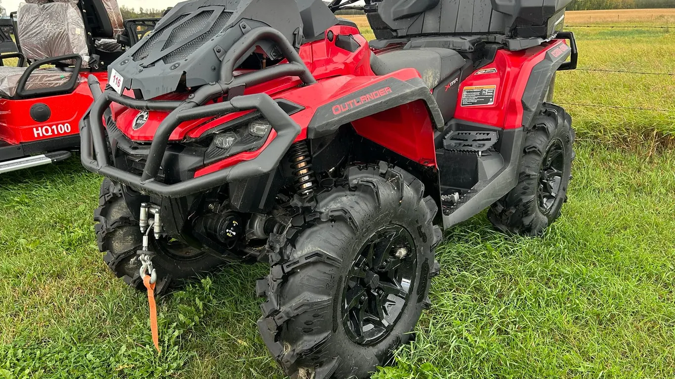 2024 Can-Am XT 1000R, 4x4, Rotax V-Twin 1000 cc Engine, 91 HP, Winch, 585.6 Km Showing, 36.6 Hours VIN # 3JBLWAX43RJ000986