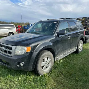 2011 FORD ESCAPE XLT SUV, AWD, 3.0L V6, 334,757.3 KM'S SHOWING S/N 1FMCU9DG5BKA59058 - EXTRA SET OF TIRES & RIMS (INSTRUMENT CLUSTER REPLACED AT 101,0