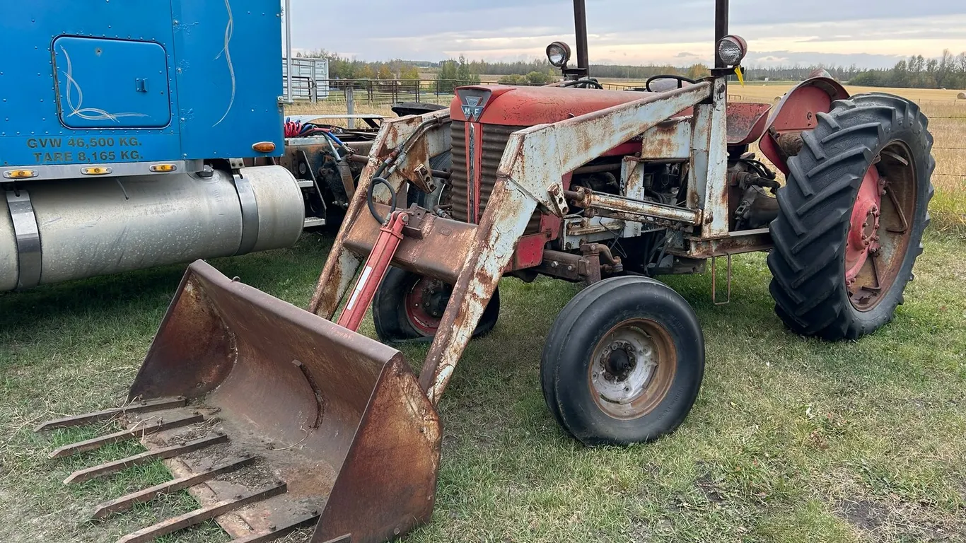 1962-64 Massey Ferguson 65 Dieselmatic Multi Power 2wd Tractor, 3.3L Perkins 4 Cyl. Diesel Eng., 50 HP, 3-spd Manual Trans, Aux Hyd., 540 PTO, 3-Pt Hi