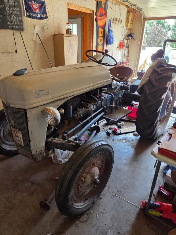 OFFSITE - Ford Furgeson tractor