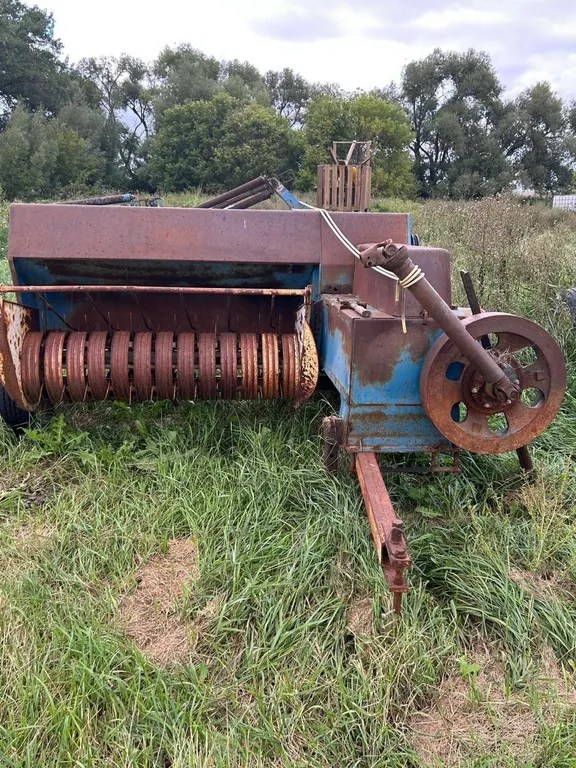 OFFSITE - Ford 530 baler