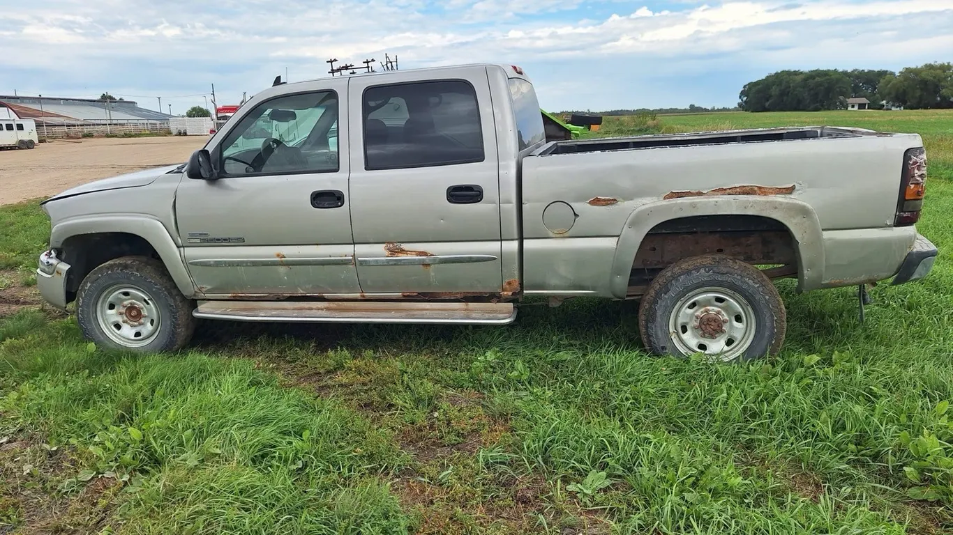2006 GMC Sierra duramax diesel, crew cab 6.6 L turbo