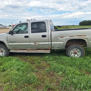 2006 GMC Sierra duramax diesel, crew cab 6.6 L turbo