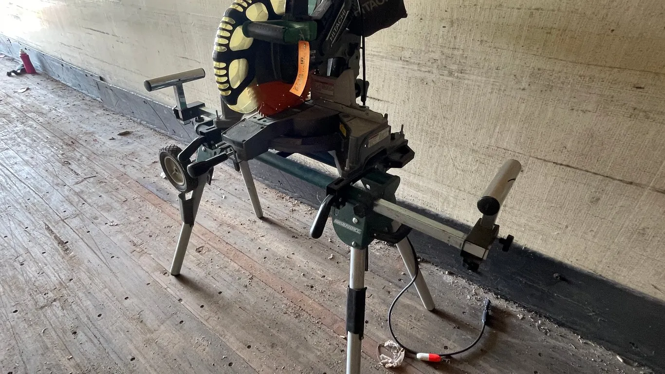 Compound Miter Saw