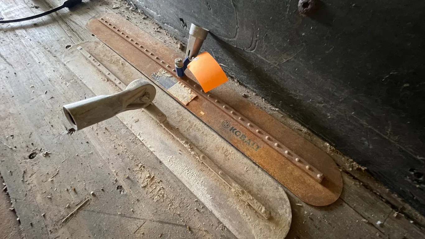 (2) Fresno Trowels
