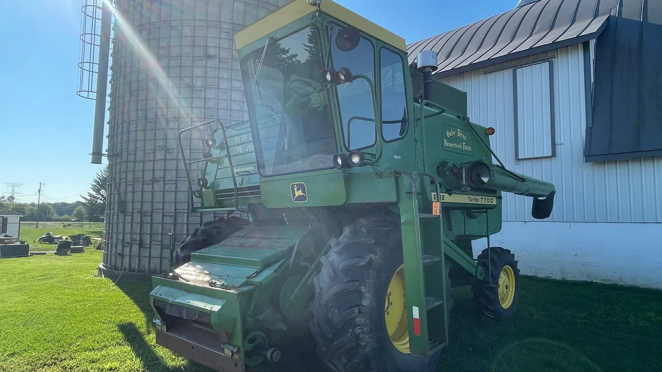 1978 John Deere Turbo 7700 Combine