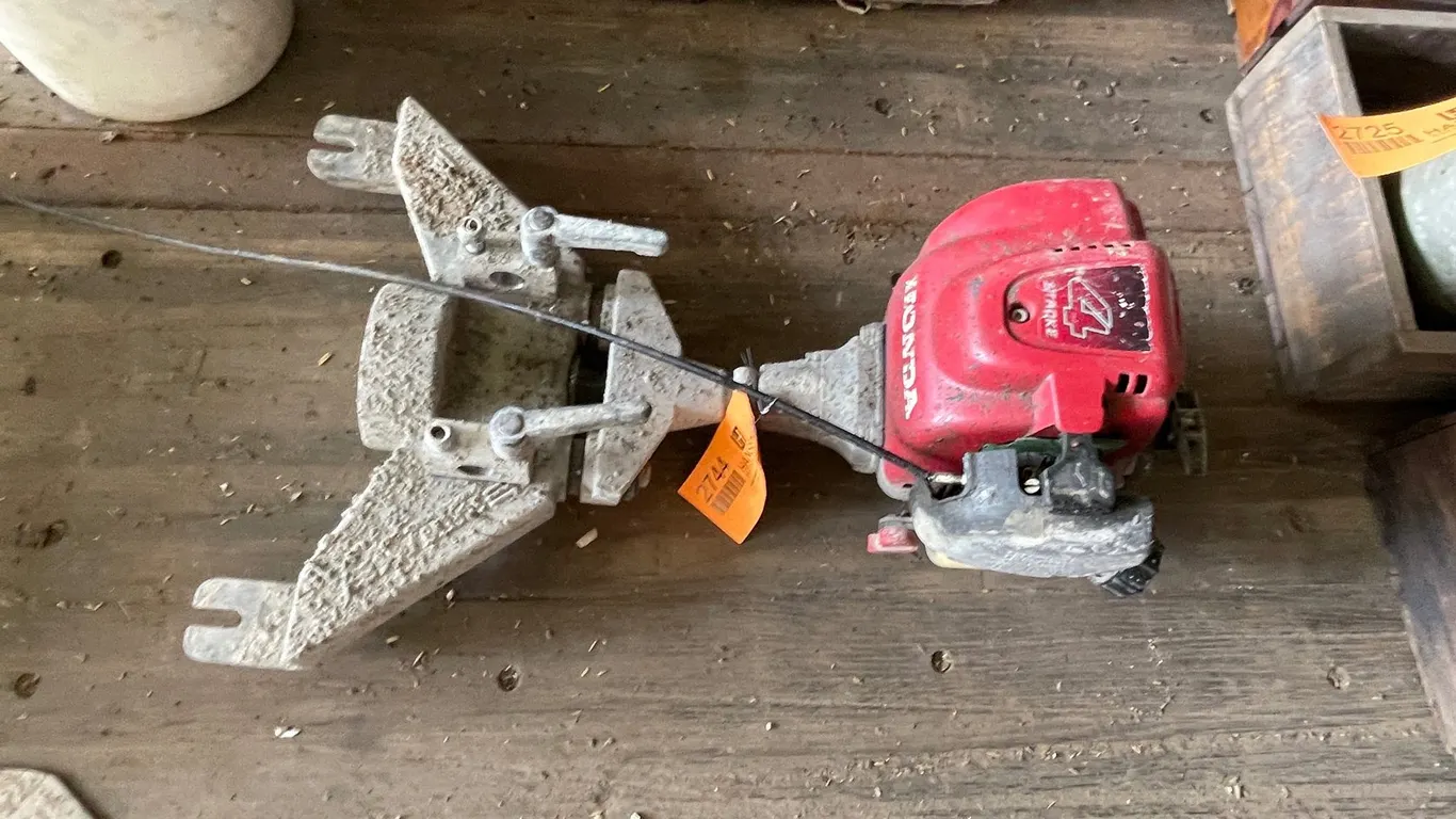 Honda 4- Stroke Vibratory Power Screed
