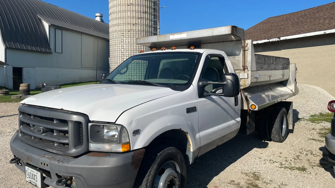 2002 Ford F550 XL Super Duty Dump Truck (Has WI Title)
