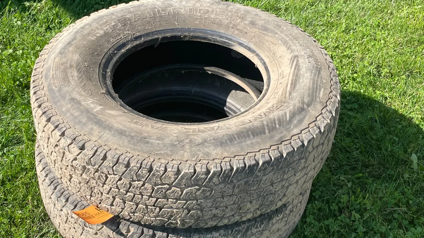(2) Radial AT Trail rider tires