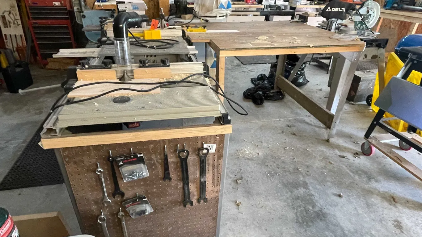 Delta Sawdust Collector and Table