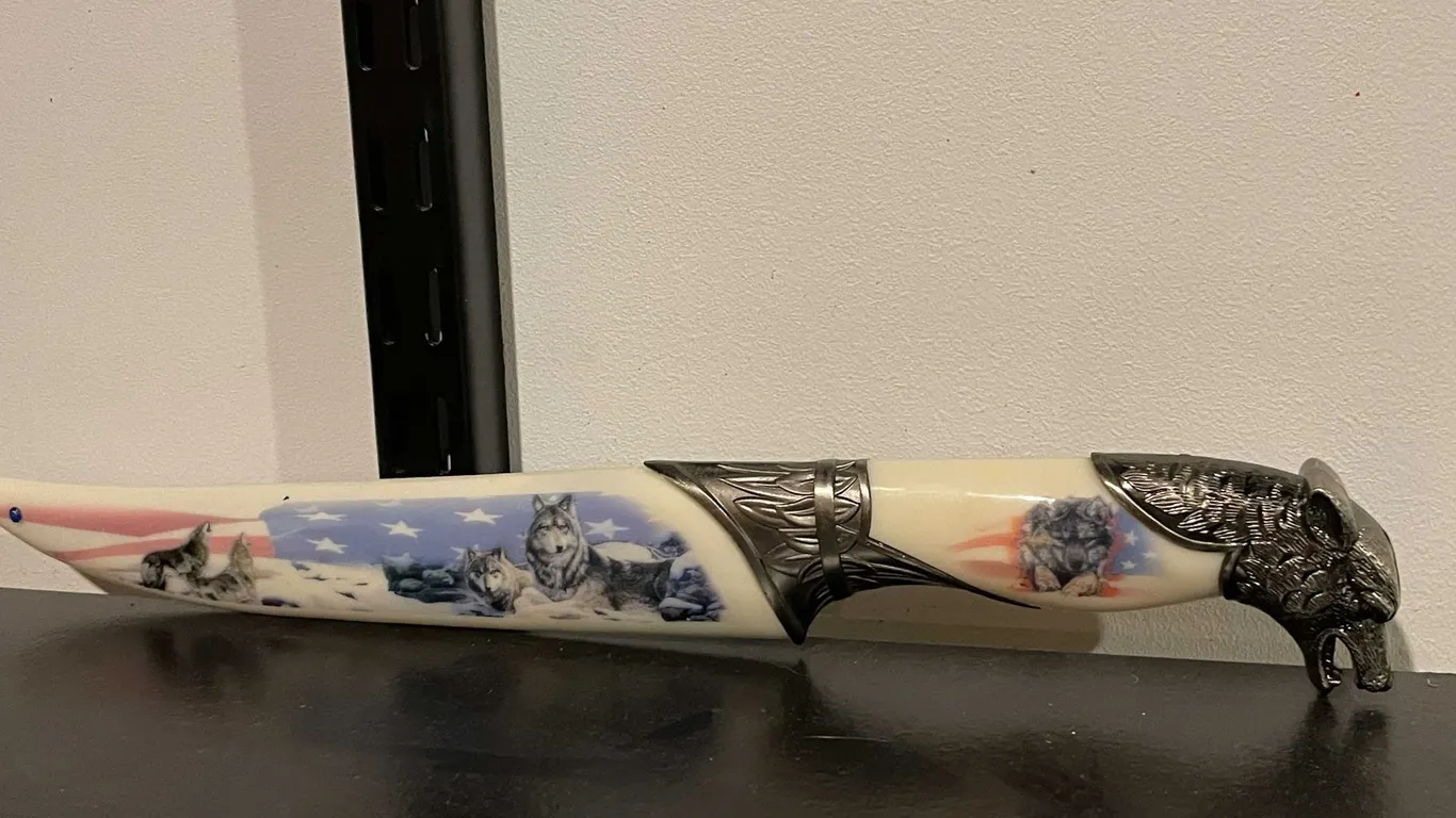 Wolf Knife with Sheath