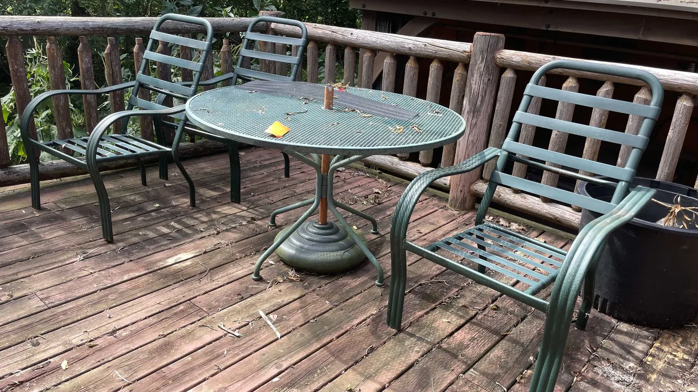 (5) Piece Metal Patio Set