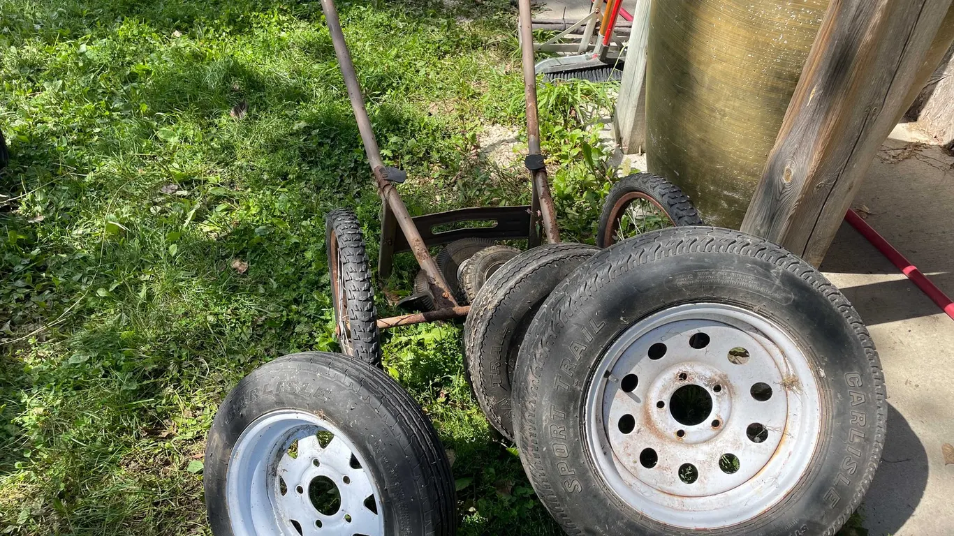 Metal 2 Wheeled Cart and (6) Assorted Tires