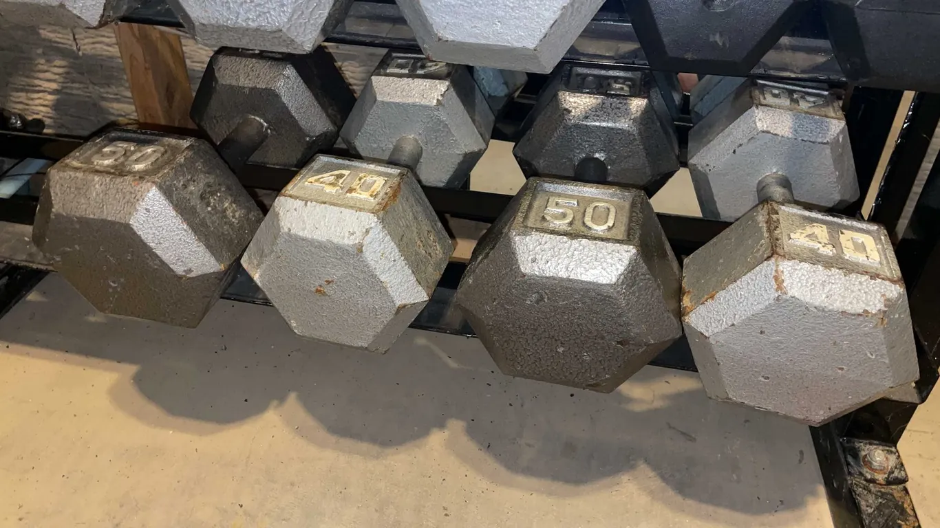 (4) Metal Dumbbells