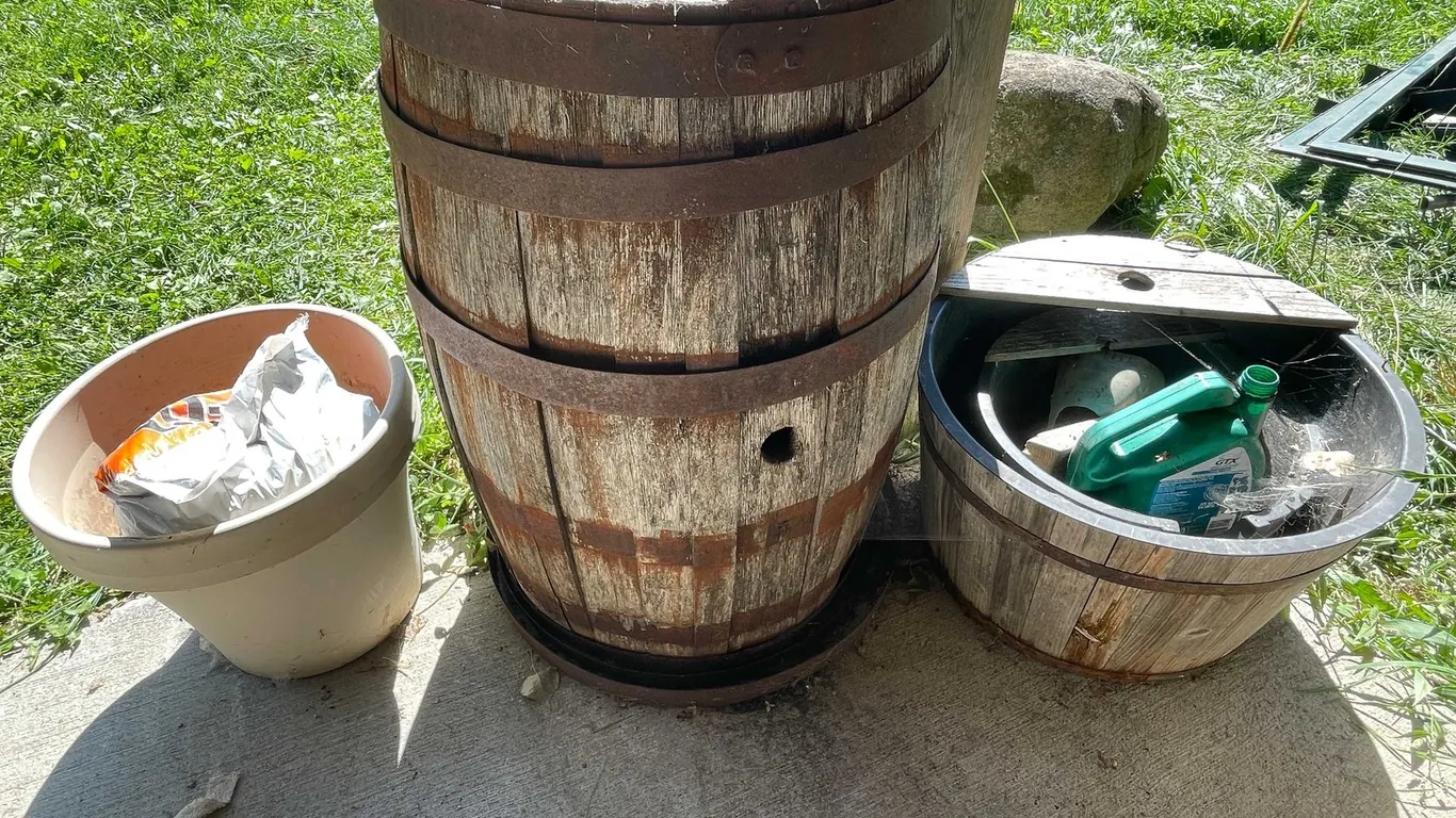 (3) Barrels and (2) Flower Pots