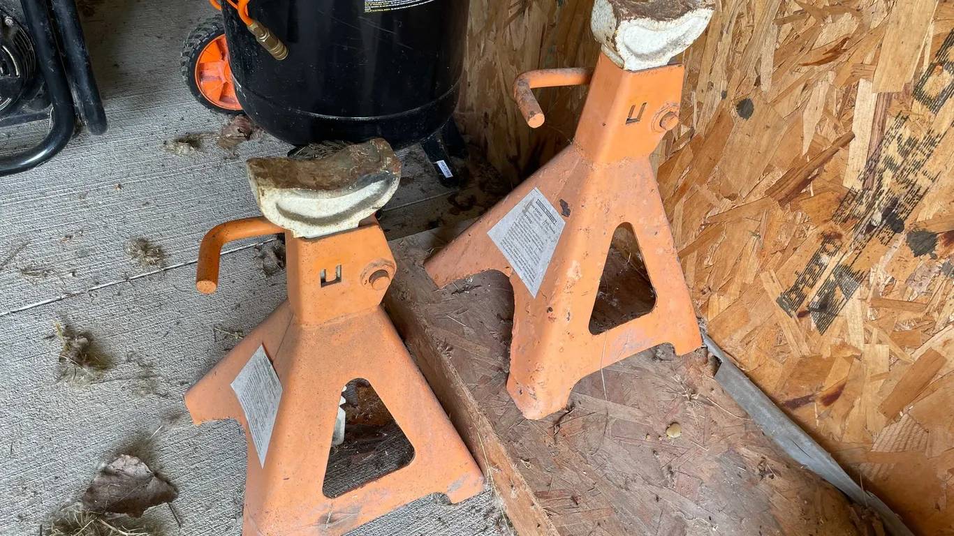 (2) Central Machinery 12 Ton Jack Stands