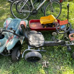 (4) Outdoor Children Toys
