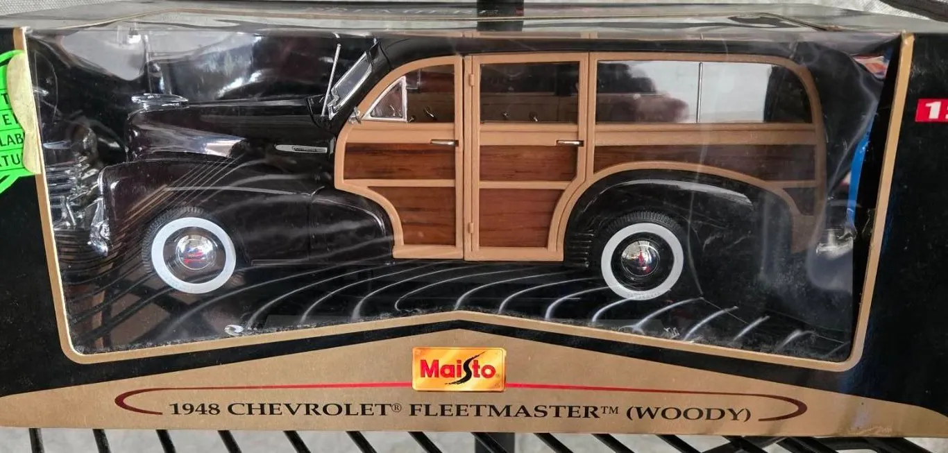 Maisto 1:18 1948 Chevrolet Fleetmaster (Woody) Diecast Model Car