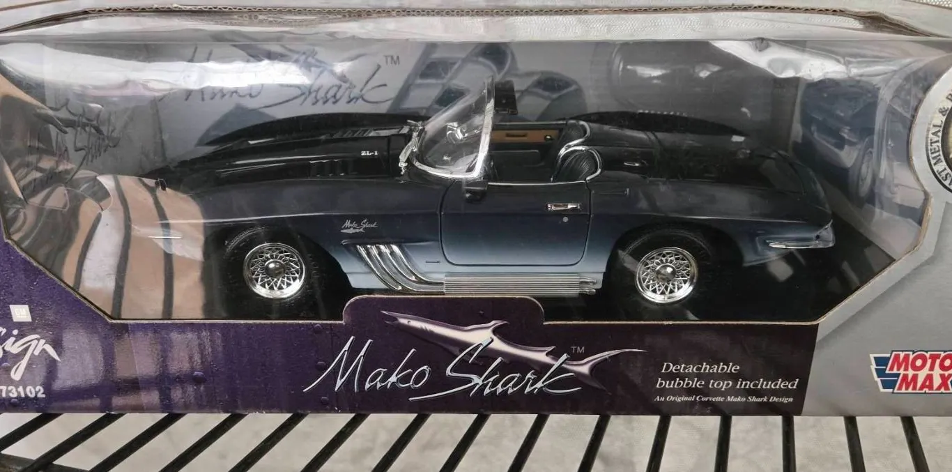 Motor Max 1:18 Scale Mako Shark Diecast Model Car