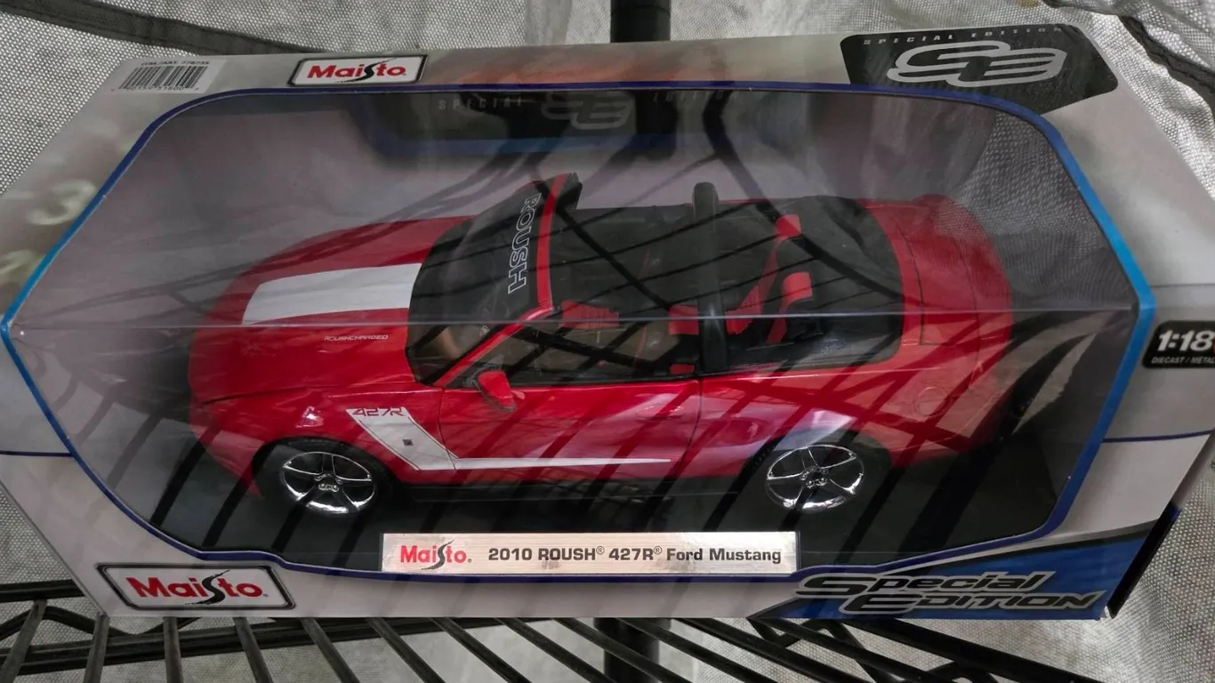 Maisto 2010 ROUSH 427R Ford Mustang Die-Cast Model Car
