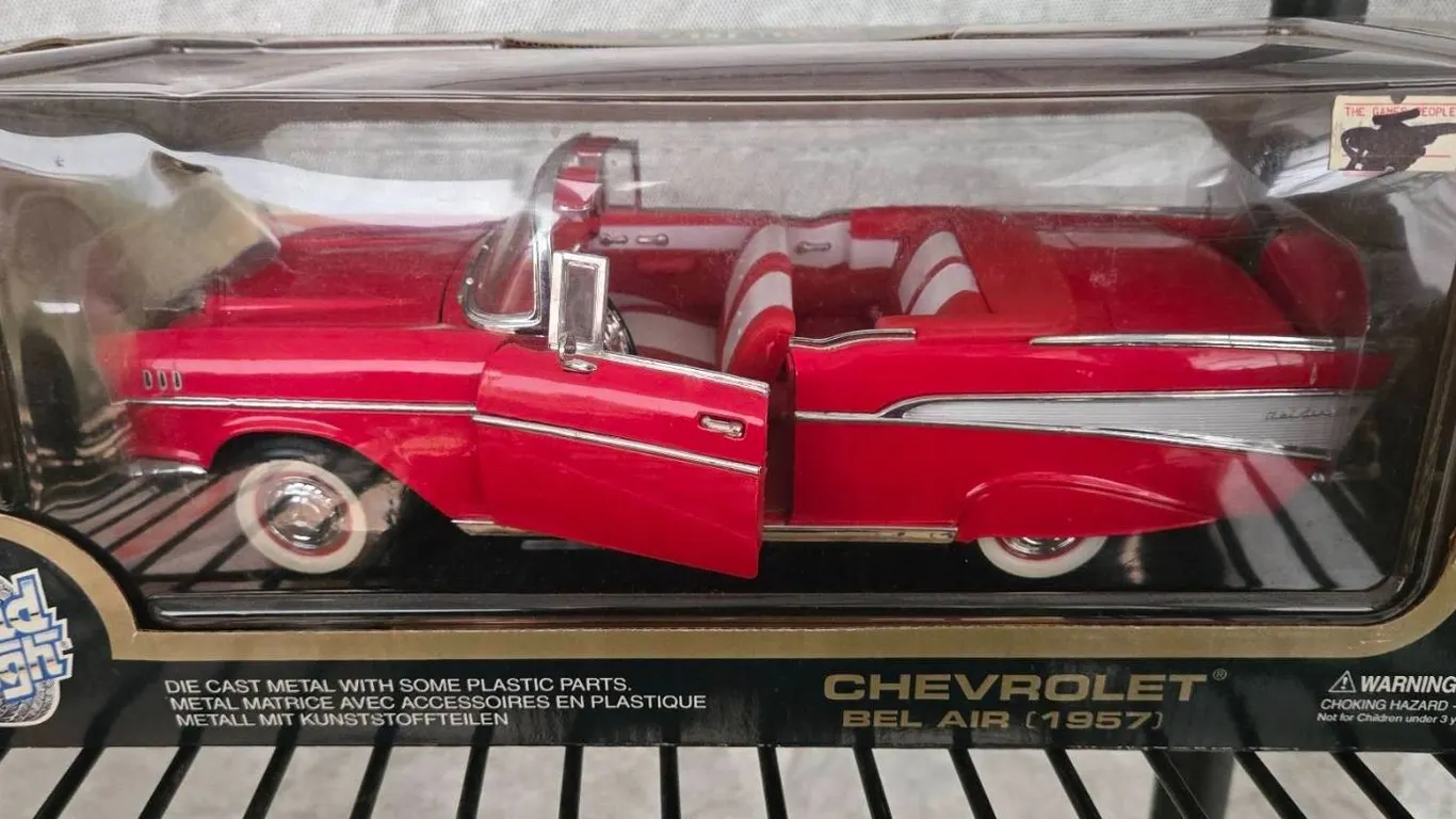 Road Tough Chevrolet Bel Air 1957 Die Cast Model Car