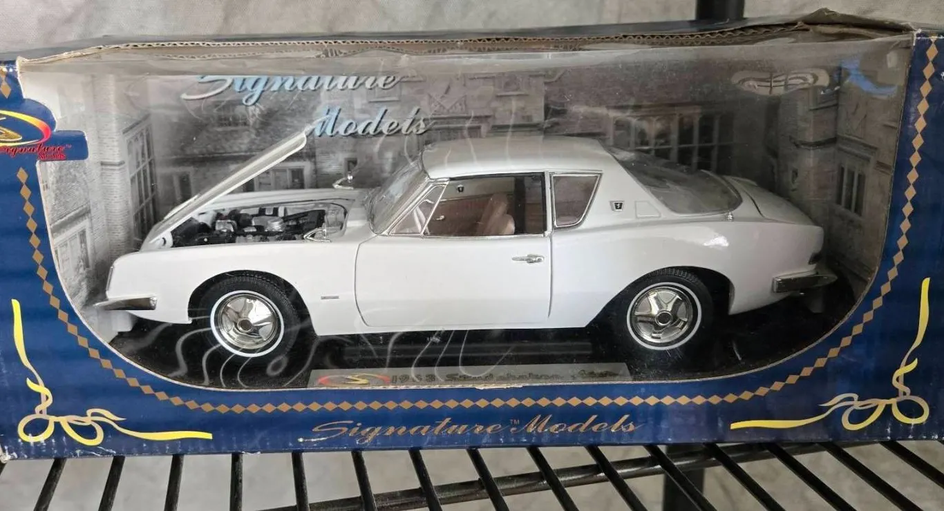 Signature Models 1963 Studebaker Avanti Die-Cast Car in Box