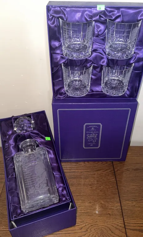 Edinburgh Crystal Auld Lang Syne Decanter and Four Tumbler Set