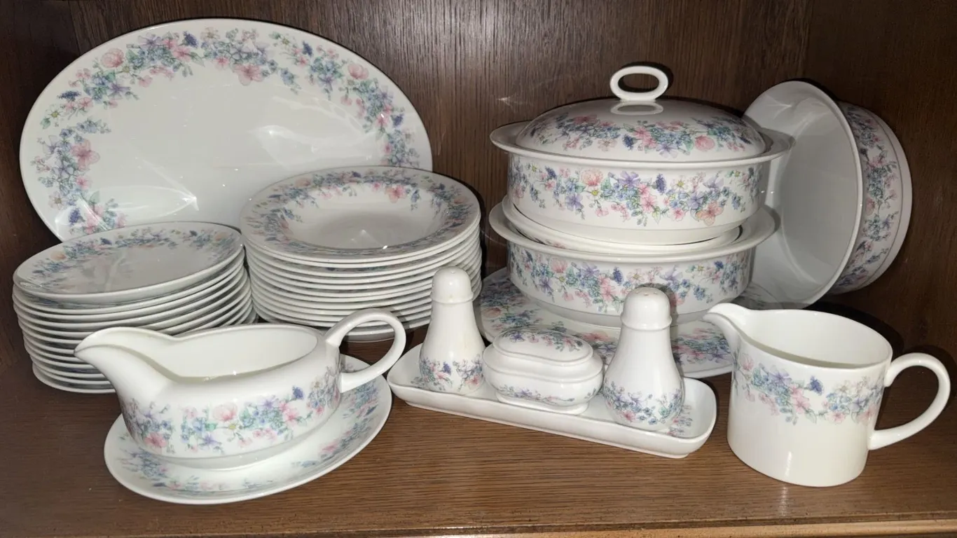 Wedgwood Bone China 'Angela' Dinnerware Set, England