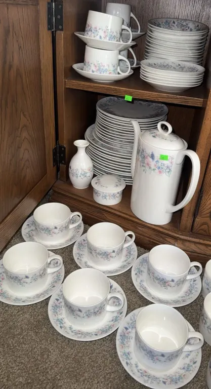 Wedgwood Angela Bone China Dinner and Tea Service Set, 44 Pieces