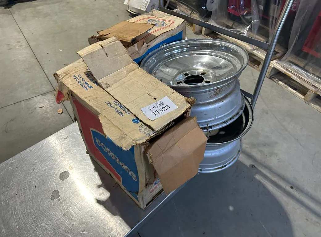 (4) Superior Road Wheels