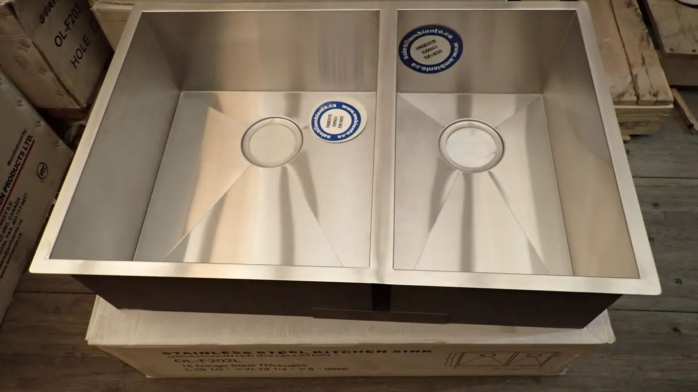 Ambiento OL-F203 Stainless Steel 31-1/4"x21-1/2"x10" Kitchen Sink.