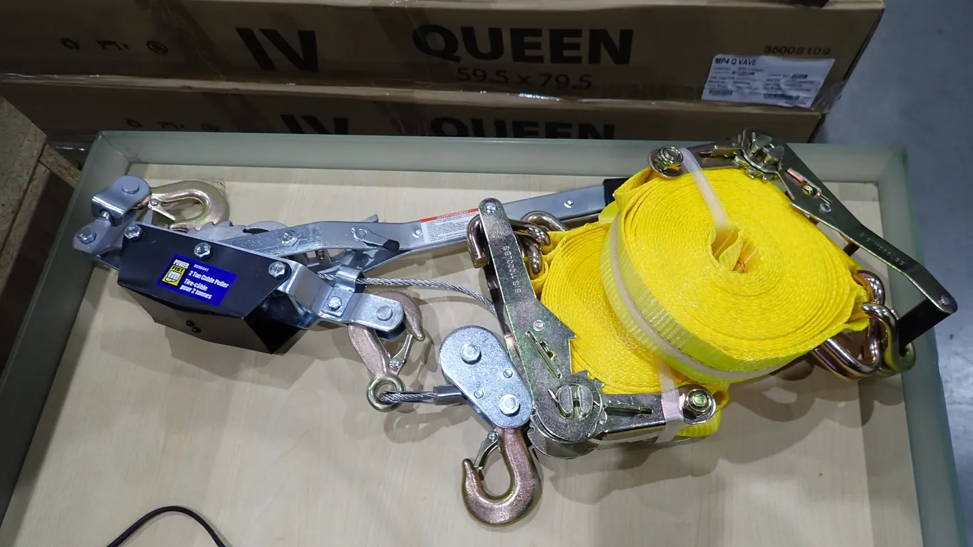 Lot 2-Ton Cable Puller and (2) Ratchet Straps.