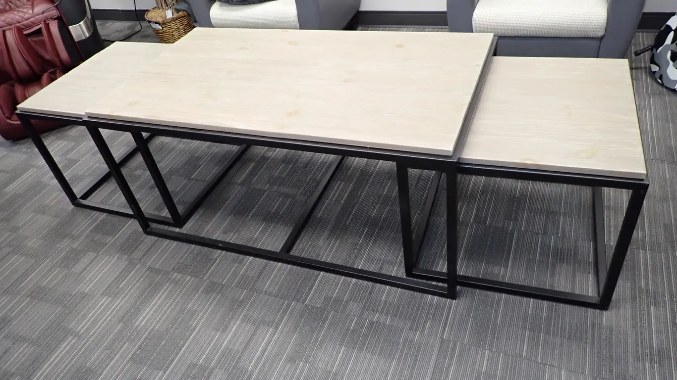 Coffee Table w/(2) Nesting Side Tables.