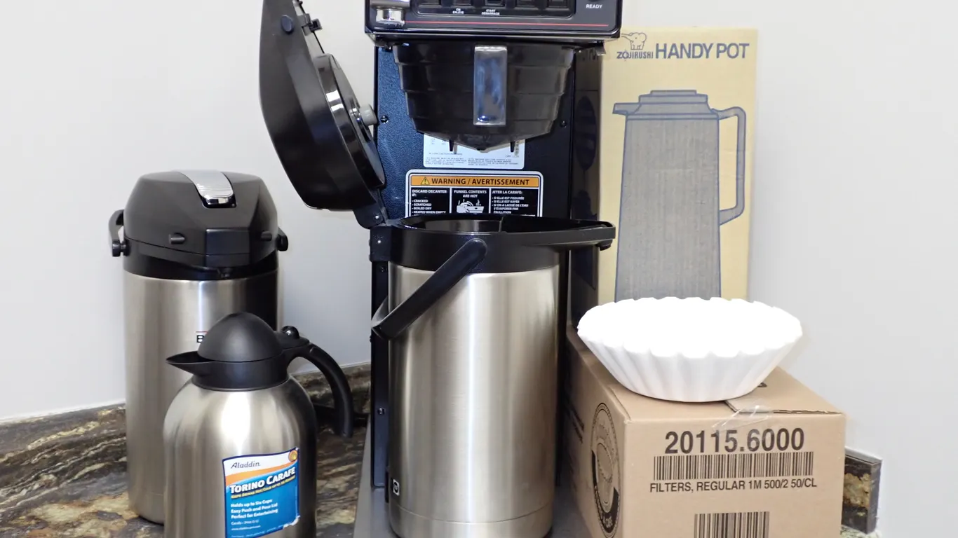 Lot of Bunn CWTF-15-APS Commercial Coffee Maker, (2) Carafes, (2) Air Pots and Bunn Filters.