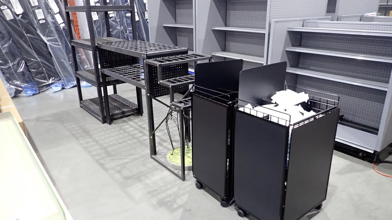 Lot of (5) Retail Displays and (1) 5-tier Plastic Shelving Unit.