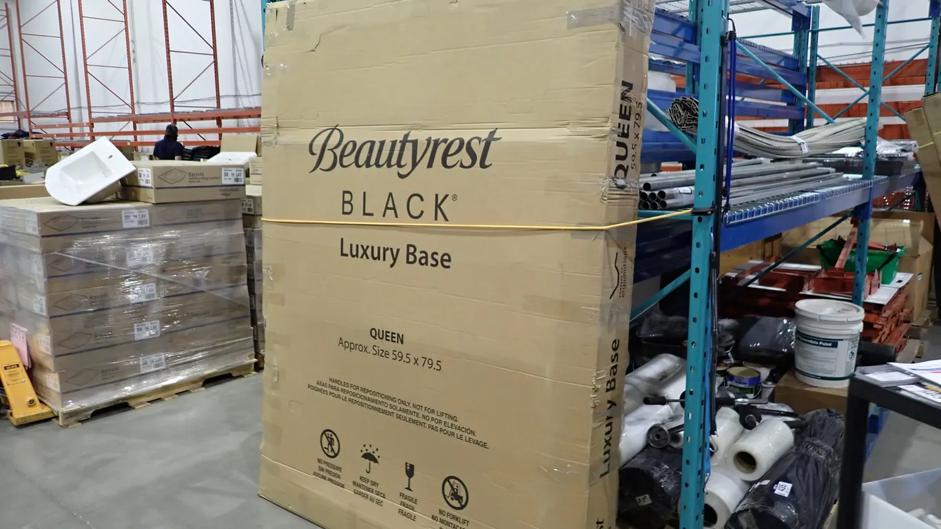 Beautyrest Black Queen Luxury Base.