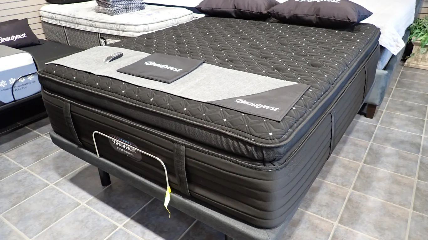 Beautyrest Exceptional Deluxe 1700 Pocket Coil/1200 Micro Coil Plush Queen Mattress-DISPLAY.