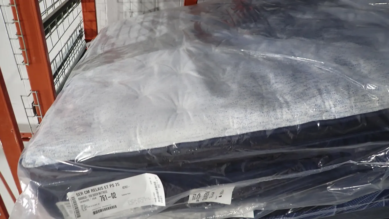 Serta 1000 Pocket Coil Plush Queen Mattress.