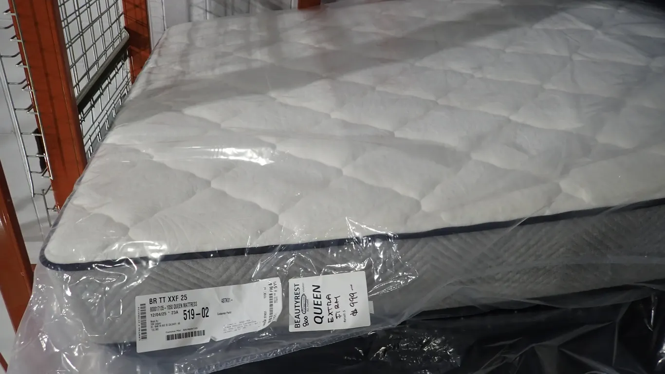 Beautyrest 800 Pocket Coil Extra Firm Queen Mattress.