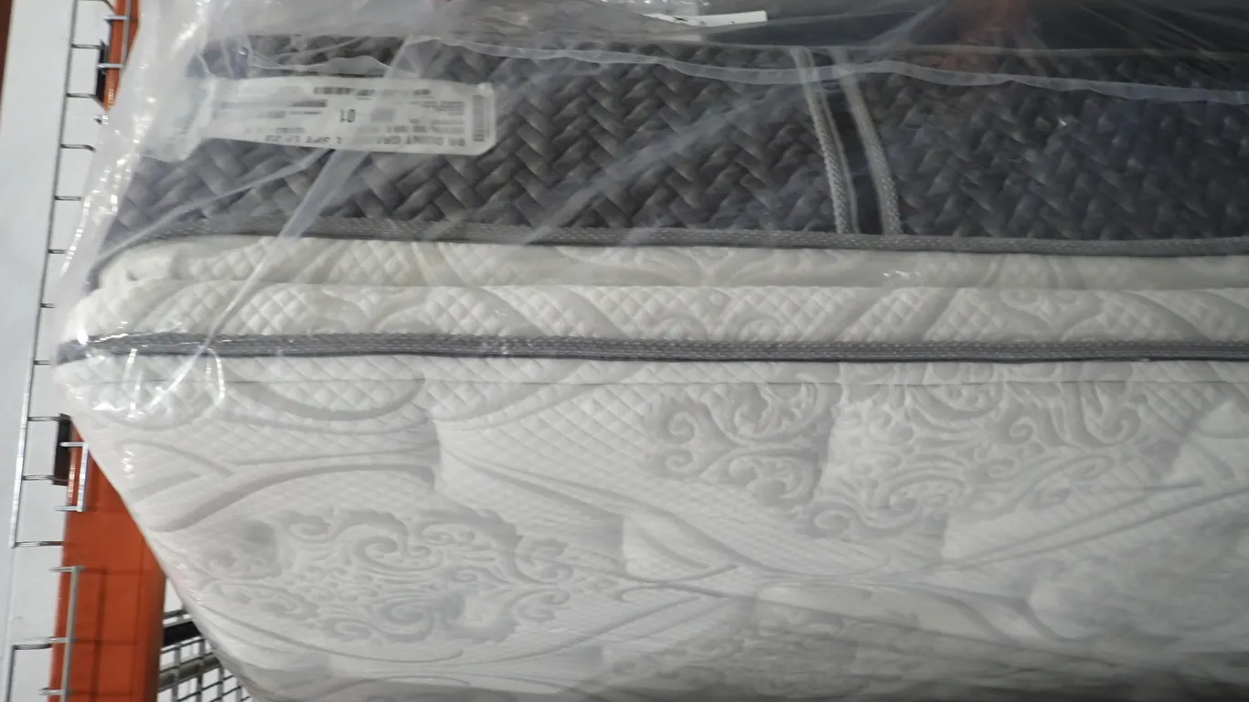 Beautyrest 800 Pocket Coil Firm Twin-XL Mattress.