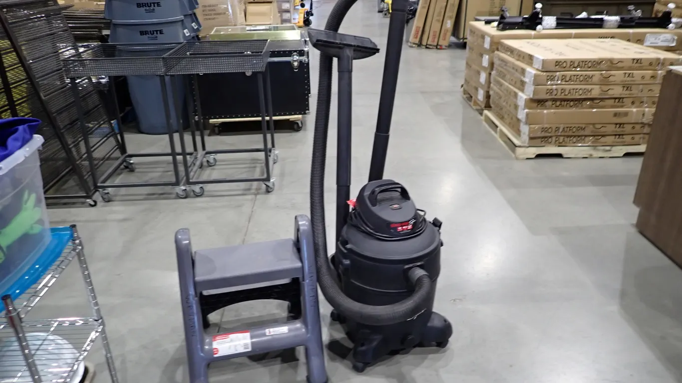 Lot of 12gal Shop Vacuum and Rubbermaid Step Stool.