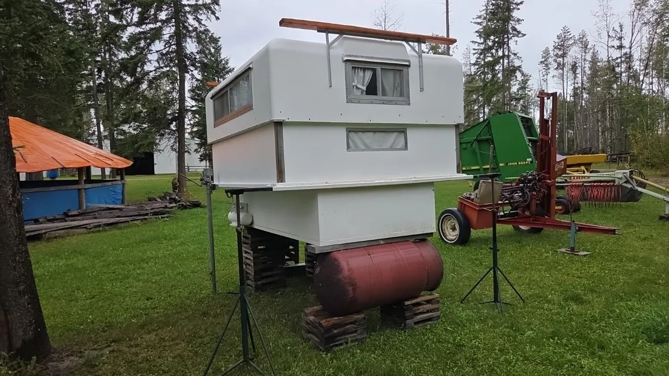 Fiberglass 8' Truck Camper.