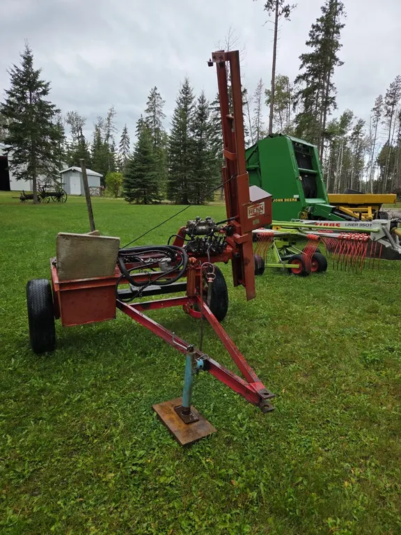 Renn 4 Way Hydraulic Post Pounder w/ PTO Pump.